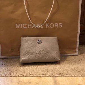 michael kors wallet/clutch